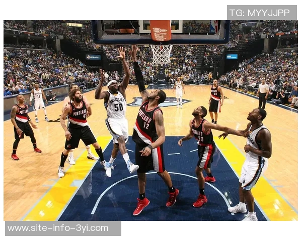 字母哥复出状态火热上半场高效15分助球队争胜